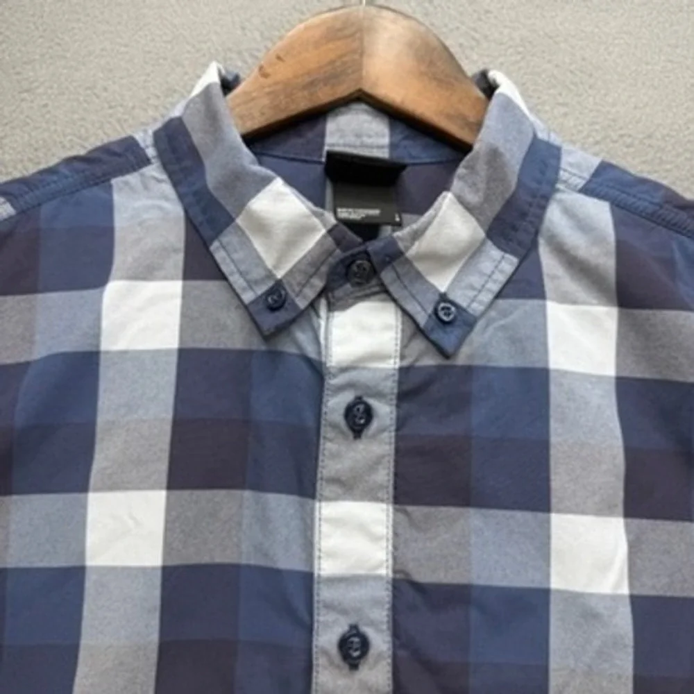 The North Face Shirt Short Sleeve Button Down Regular Fit Large Blue Plaid Nylon